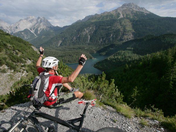 mtb23_c_tza_eisenschink.jpg mtb23_c_tza_eisenschink.jpg